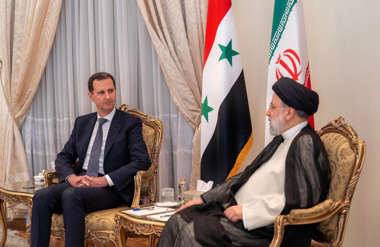 الرئيس الأسد يوقع عقد الخط الائتماني في إيران لتزويد سوريا بمواد الطاقة والمواد الأساسية