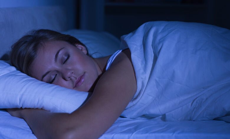 10 نصائح للنوم بشكلٍ جيد خلال فصل الصيف 2022