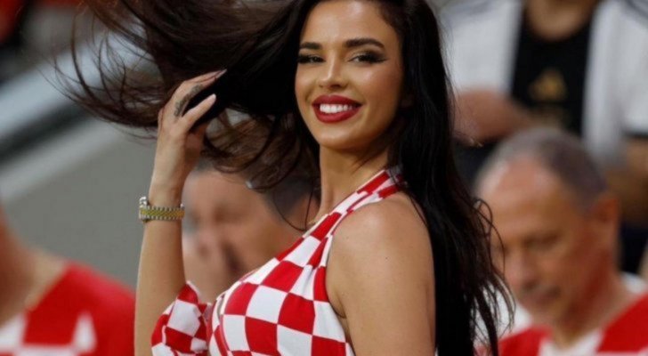 ملكة جمال كرواتيا تتخلى عن ملابس السباحة الخاصة بها.. هذا ما قامت به