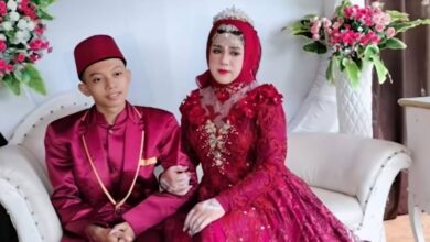 شاب إندونيسي شك في تصرفات عروسه .. وبعد 12 يوم من زواجهما اكتشف المستور!شاهد